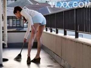 Chào buổi sáng cùng cái lồn mọng nước của bạn gái dâm