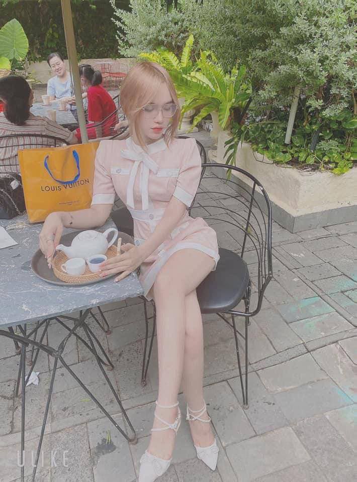Anh đừng có liếm lồn em nữa